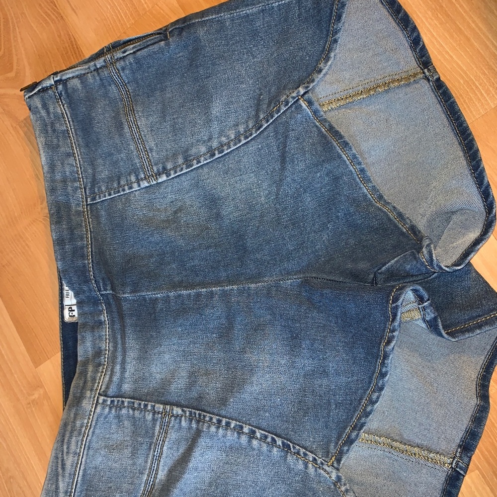 Booty denim shorts